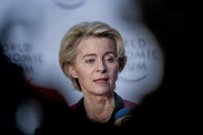 Presidente da Comissão Europeia, Ursula von der Leyen — Foto: Markus Schreiber/AP