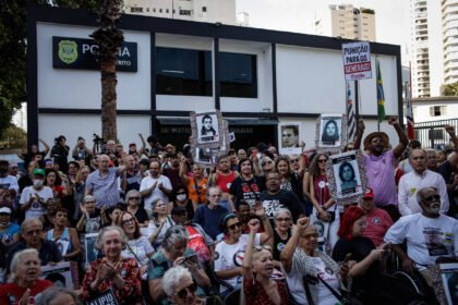 Ato reúne Dirceu, Suplicy e Erundina e lembra golpe de 64 - 31/03/2024 - Poder