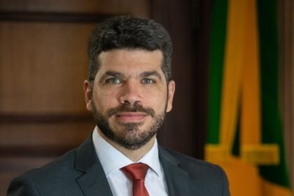 Segundo Rafael Ramalho Dubeux, secretário-executivo adjunto do Ministério da Fazenda, estimativa de crescimento é fundamentada na aposta do Brasil em atividades econômicas menos poluentes — Foto: Reprodução/Ministério da Fazenda