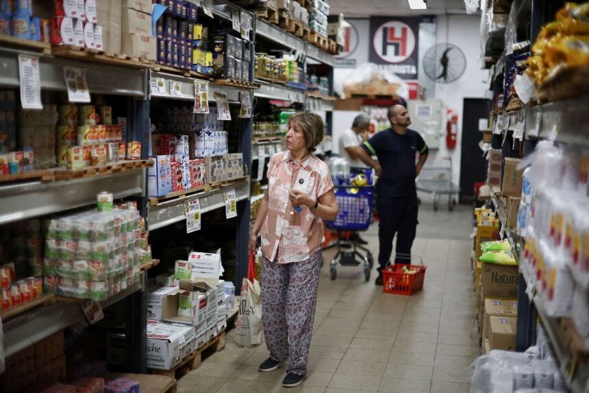 Inflação na Argentina desacelera pelo terceiro mês seguido em março