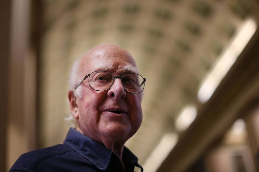 Morre físico Peter Higgs, premiado por 'partícula de Deus' - 09/04/2024 - Ciência