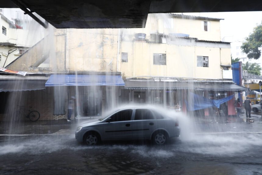 Semana começa quente e com pancadas de chuva em São Paulo - 08/04/2024 - Cotidiano