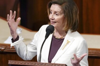 Pelosi nega erro em campanha democrata e insiste que sigla mantém apoio entre trabalhadores | Mundo